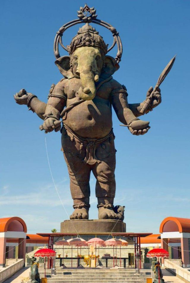 The World’s Tallest Standing Ganesha in Khlong Khuean-Stumbit-Explore